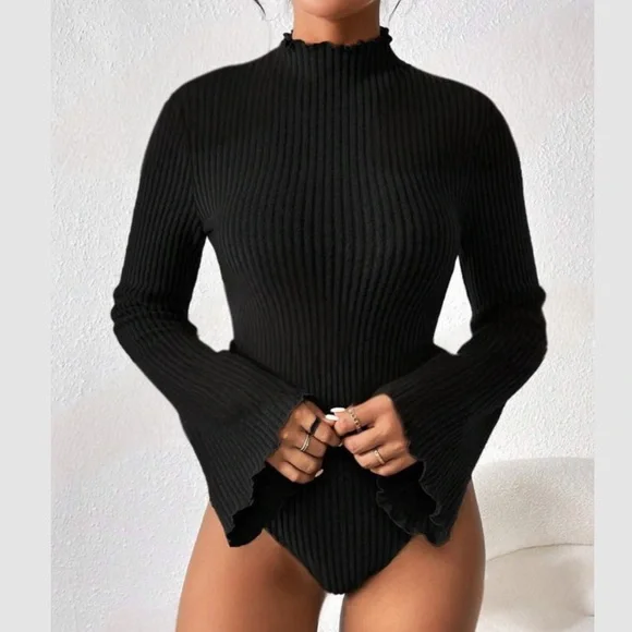 Luxe bell sleeve fitted bodysuit - Picture 6 of 11